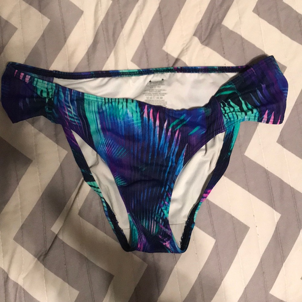 NWOT PINK swim bottoms
